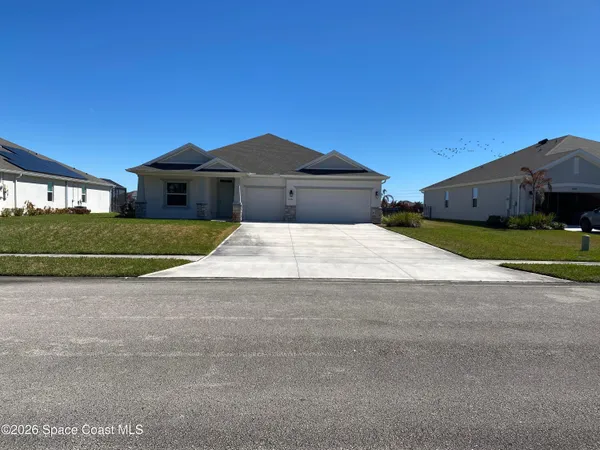 $517,000 | 8231 Laguna Circle, Micco, FL 32976