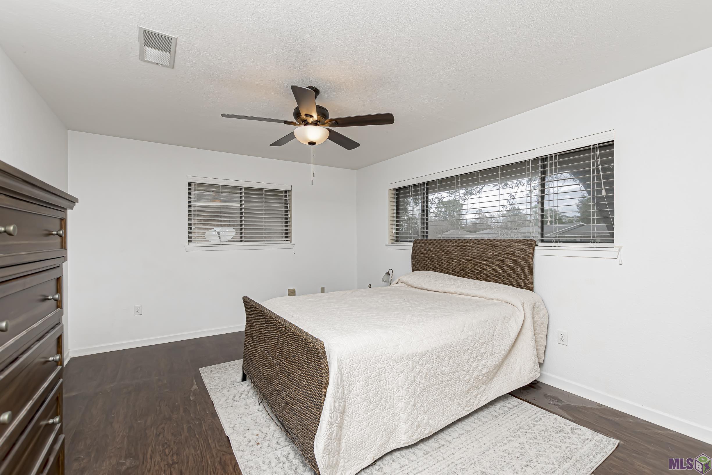 1633 South Tamarix Street Baton Rouge, LA 70808 - Photo 20 of 30 Guest Bedroom (Inside home)