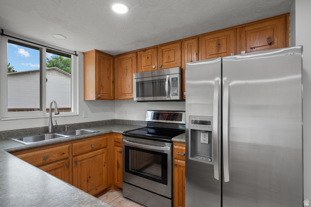 812 Stormy Creek Road Sandy, UT 84094 - Photo 11 of 26
