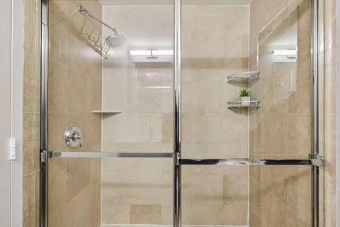 $1,049,000 | 102 Christopher Columbus Drive, Unit 701, Jersey City, NJ 07302