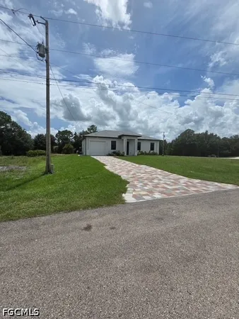 $1,800 | 432 Raymer Street, Lehigh Acres, FL 33974