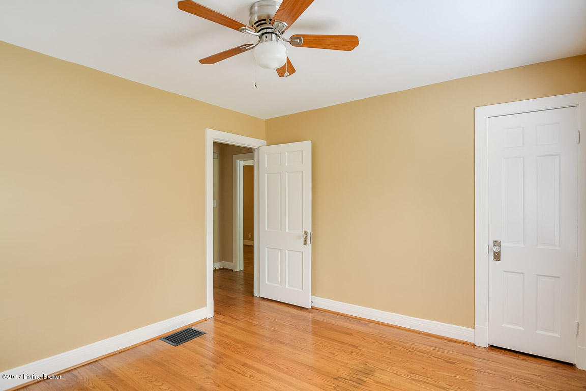 212 Ridgeway Avenue Louisville, KY 40207 - Photo 21 of 35 Front Bedroom