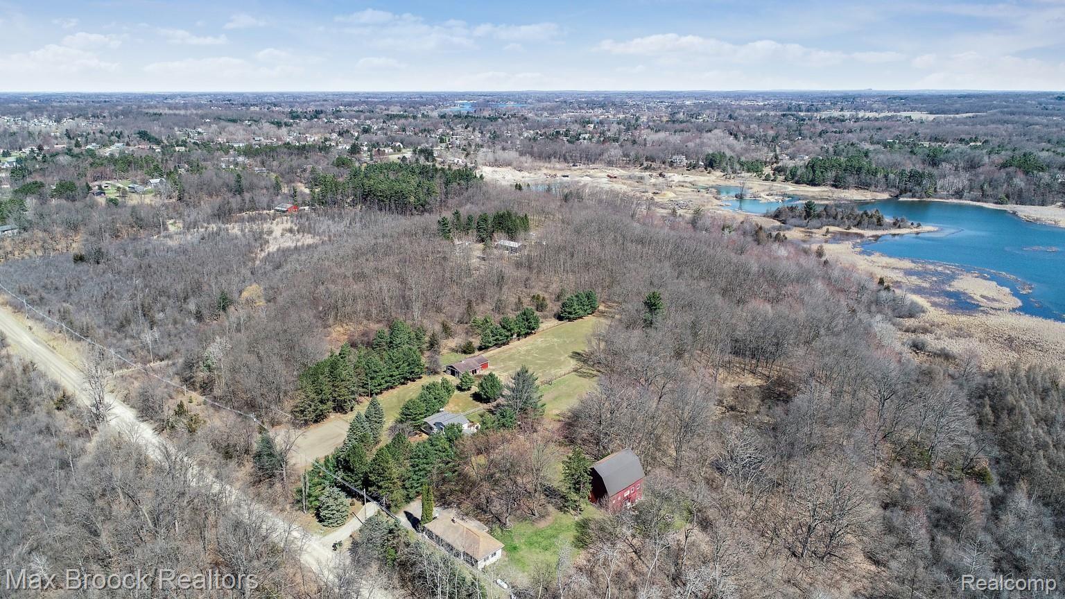 11120 Linden Road Fenton, MI 48430 - Photo 7 of 45 DJI_0201.jpg