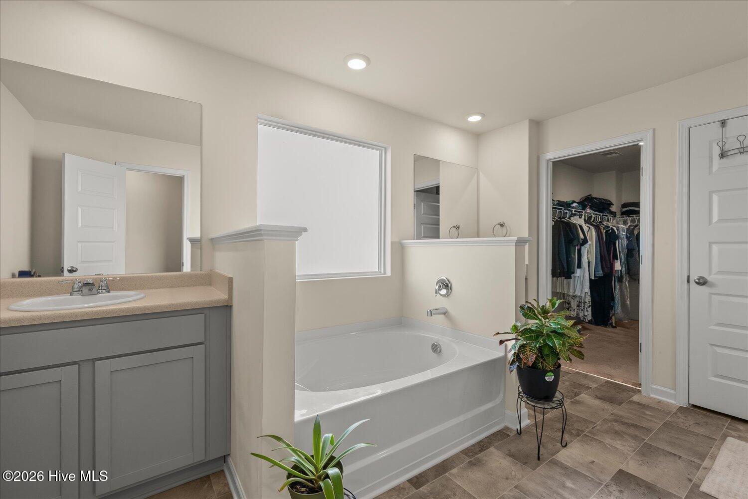 984 Raghorn Road Grovetown, GA 30813 - Photo 26 of 35 Owner's Suite Bathroom