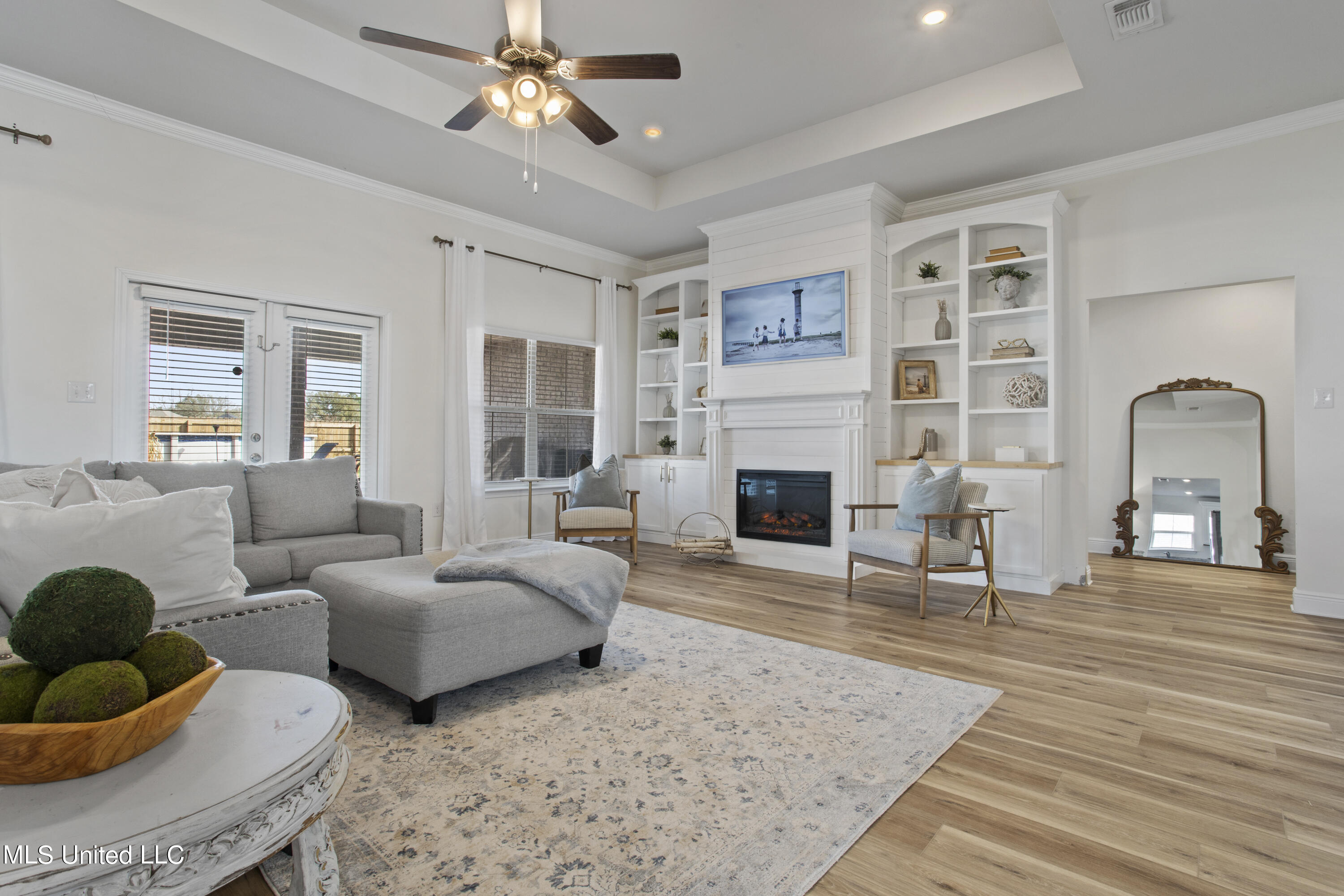 6258 Roxanne Way Biloxi, MS 39532 - Photo 5 of 36 Living Room
