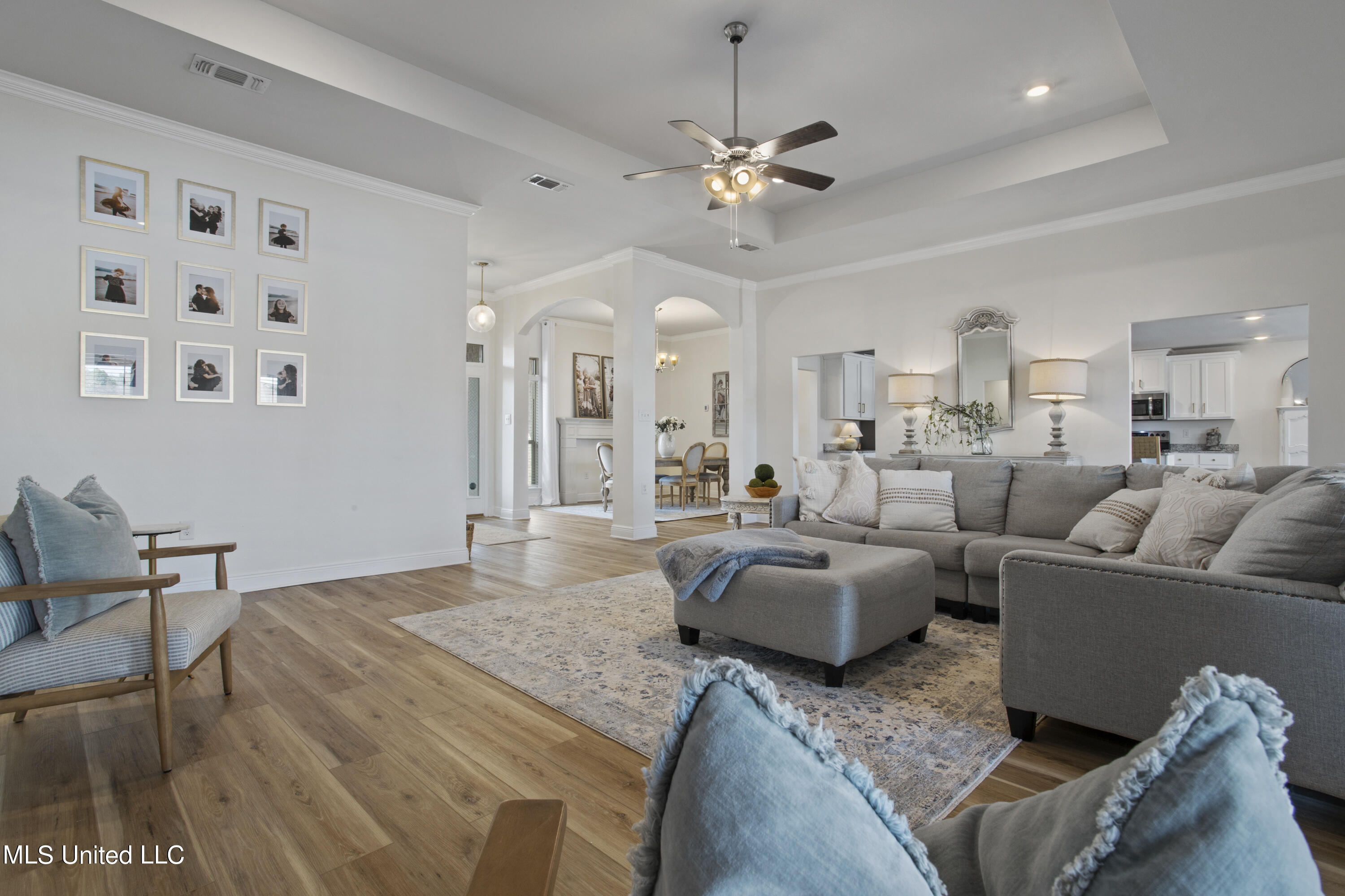 6258 Roxanne Way Biloxi, MS 39532 - Photo 7 of 36 Living Room