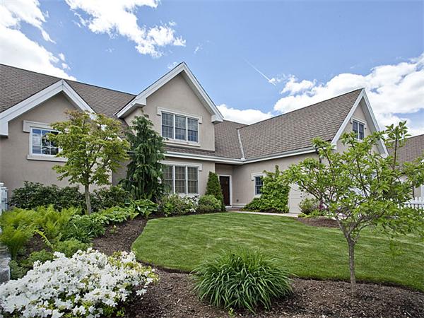 287 Langley Road, Unit 16 Newton, MA 02459 - Photo 1 of 29 Gallery Image 1