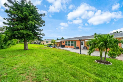 $175,900 | 180 North High Point, Unit B, Boynton Beach, FL 33435