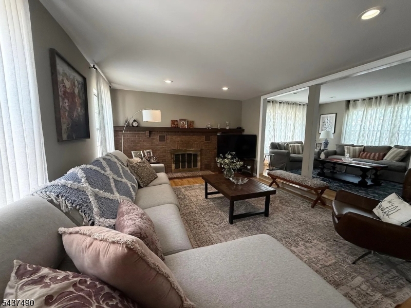 553 New Brunswick Road Somerset, NJ 08873 - Photo 5 of 36