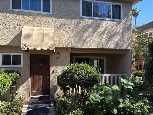 $565,000 | 17131 Roscoe Boulevard, Unit 10, Northridge, CA 91325
