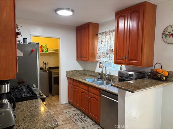 $565,000 | 17131 Roscoe Boulevard, Unit 10, Northridge, CA 91325
