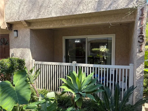 $565,000 | 17131 Roscoe Boulevard, Unit 10, Northridge, CA 91325