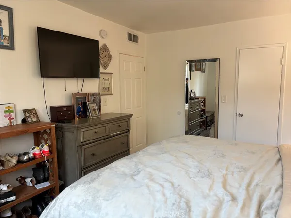 $565,000 | 17131 Roscoe Boulevard, Unit 10, Northridge, CA 91325