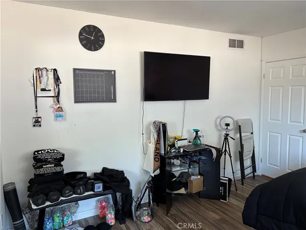 $565,000 | 17131 Roscoe Boulevard, Unit 10, Northridge, CA 91325