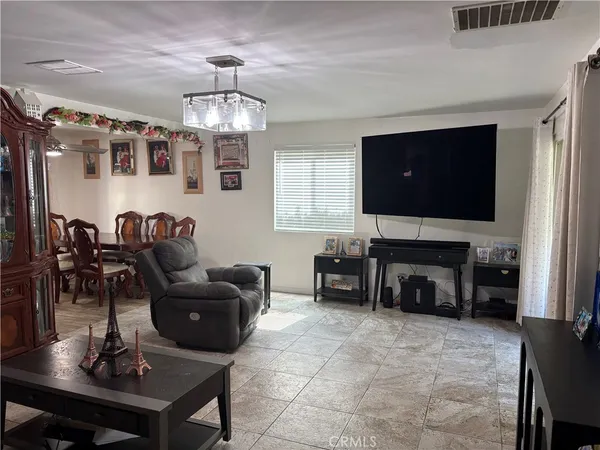 $565,000 | 17131 Roscoe Boulevard, Unit 10, Northridge, CA 91325