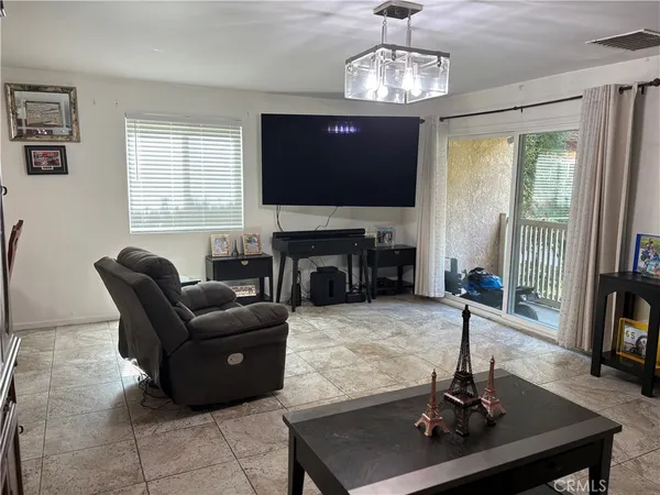 $565,000 | 17131 Roscoe Boulevard, Unit 10, Northridge, CA 91325