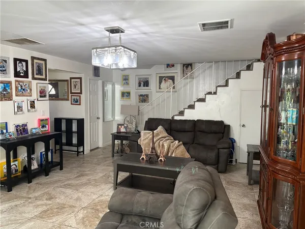 $565,000 | 17131 Roscoe Boulevard, Unit 10, Northridge, CA 91325