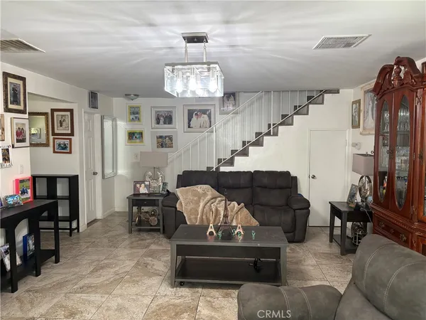 $565,000 | 17131 Roscoe Boulevard, Unit 10, Northridge, CA 91325