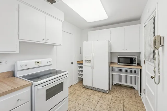 $224,900 | 2252 Sherman Avenue, Unit 2, Evanston, IL 60201