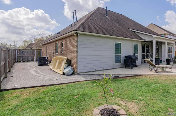 $355,000 | 8685 Sandpiper Street, Denham Springs, LA 70706