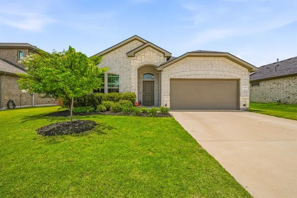 $305,000 | 1106 Burlingame Drive, Cleburne, TX 76033