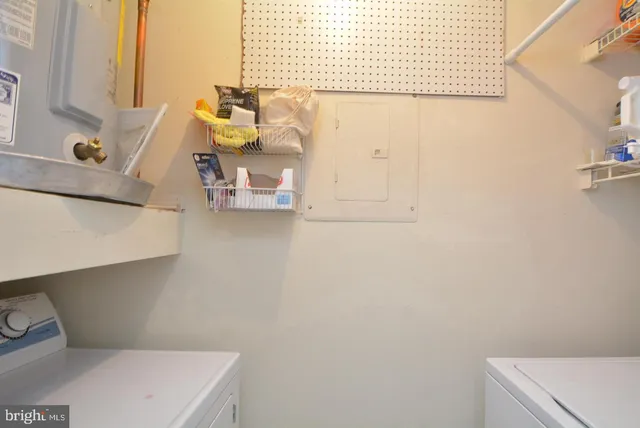 $2,300 | 3312 Wyndham Circle, Unit 107, Alexandria, VA 22302