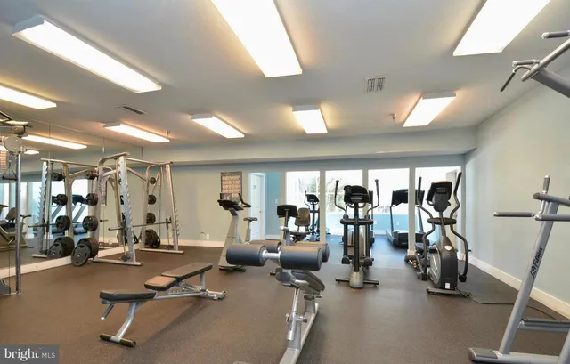 $2,300 | 3312 Wyndham Circle, Unit 107, Alexandria, VA 22302