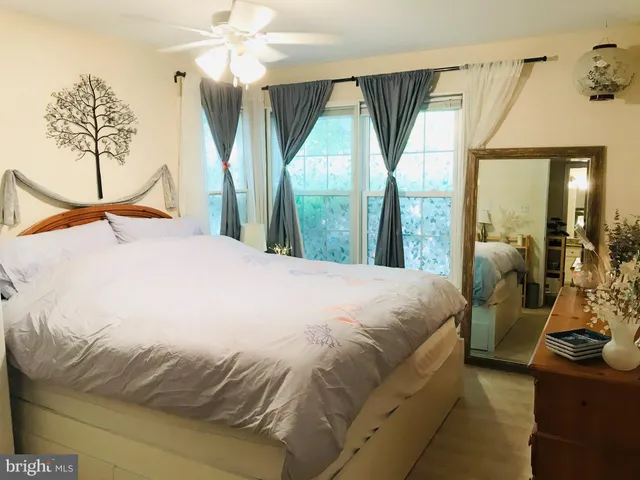 $2,300 | 3312 Wyndham Circle, Unit 107, Alexandria, VA 22302