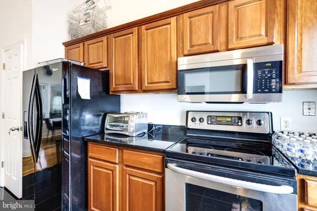 $2,300 | 3312 Wyndham Circle, Unit 107, Alexandria, VA 22302