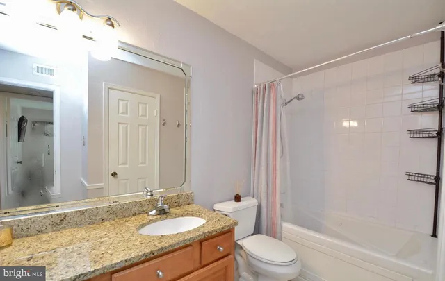 $2,300 | 3312 Wyndham Circle, Unit 107, Alexandria, VA 22302