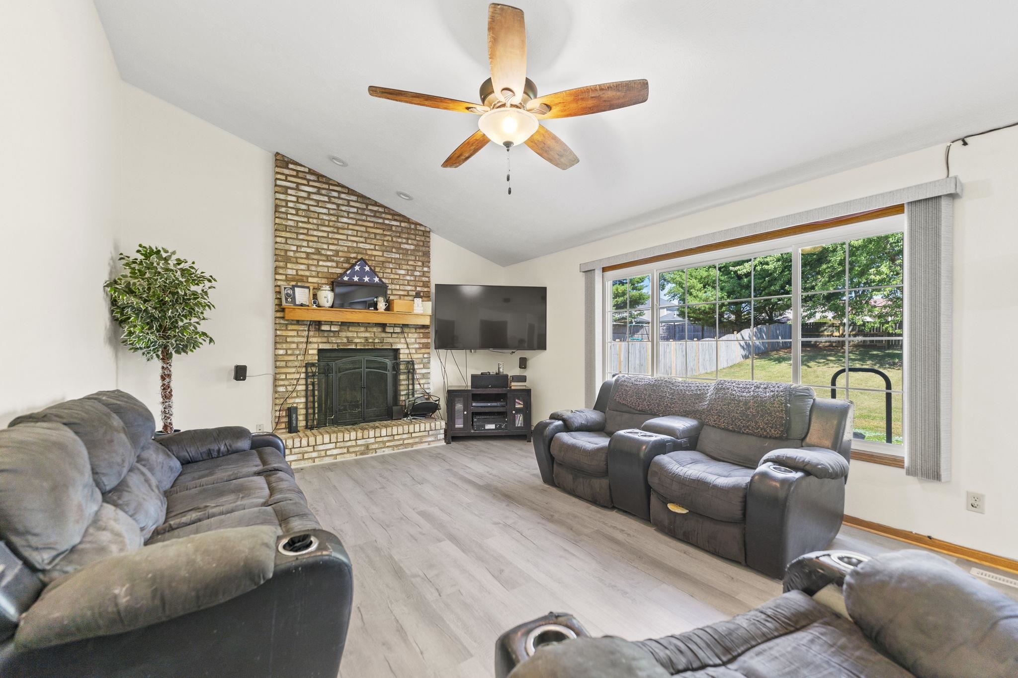 1162 Butler Road Rockford, IL 61108 - Photo 3 of 43