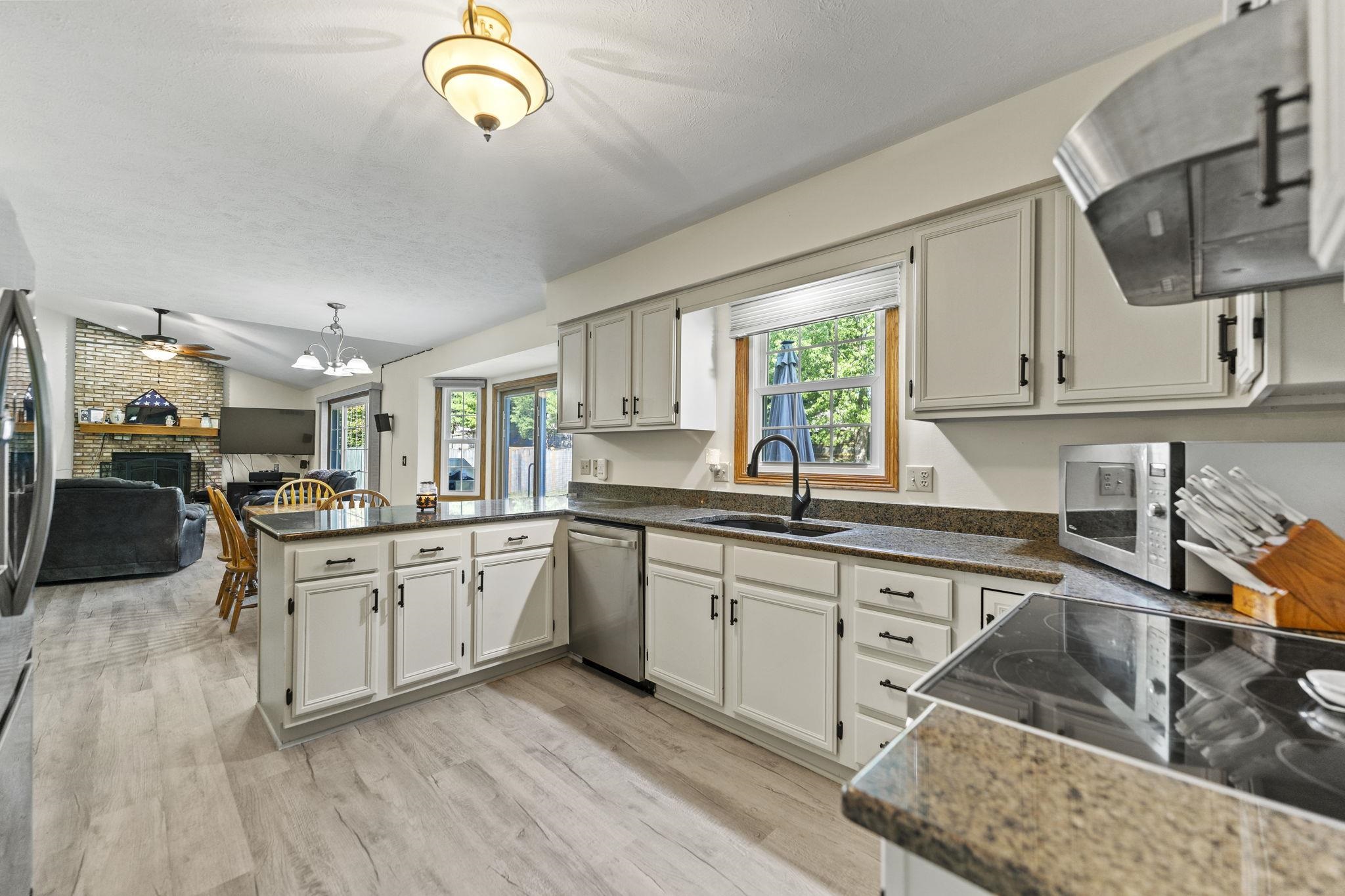 1162 Butler Road Rockford, IL 61108 - Photo 8 of 43