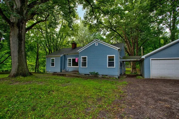 $189,900 | 59401 Highway 43, Bangor, MI 49013