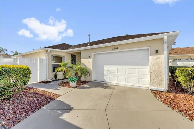 $280,000 | 8386 Southeast 173rd Hamilton Place, The Villages, FL 32162