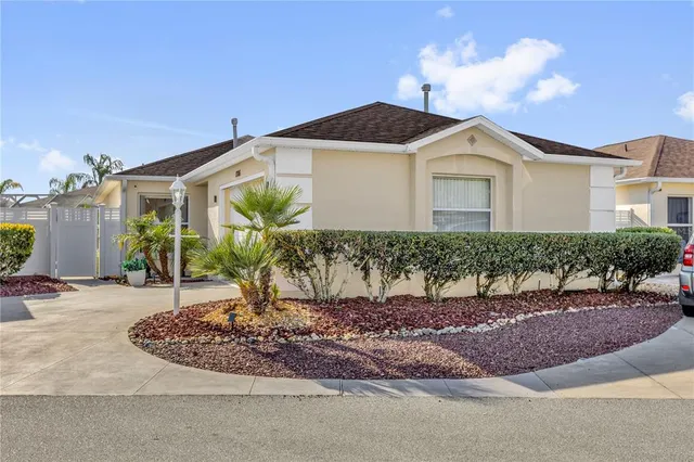 $280,000 | 8386 Southeast 173rd Hamilton Place, The Villages, FL 32162