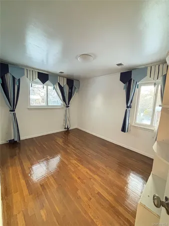 $1,280,000 | 105 Seaman Road, Jericho, NY 11753