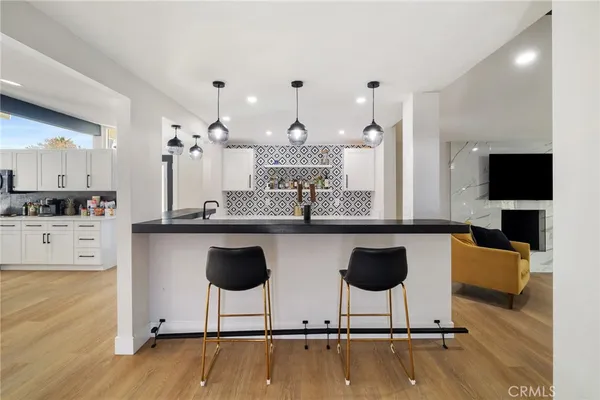 $999,999 | 19945 Gresham Street, Northridge, CA 91324