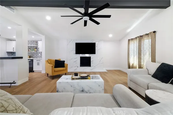 $999,999 | 19945 Gresham Street, Northridge, CA 91324