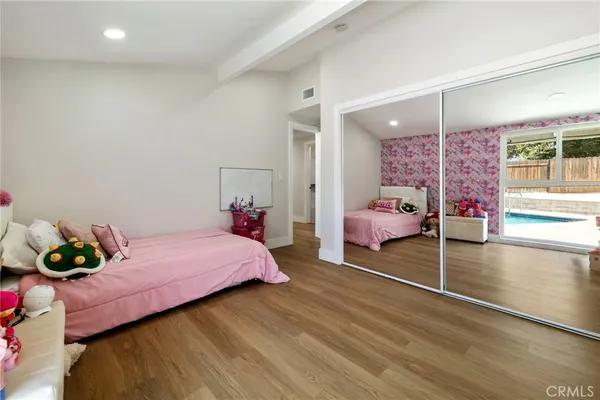 $999,999 | 19945 Gresham Street, Northridge, CA 91324