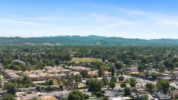 $999,999 | 19945 Gresham Street, Northridge, CA 91324
