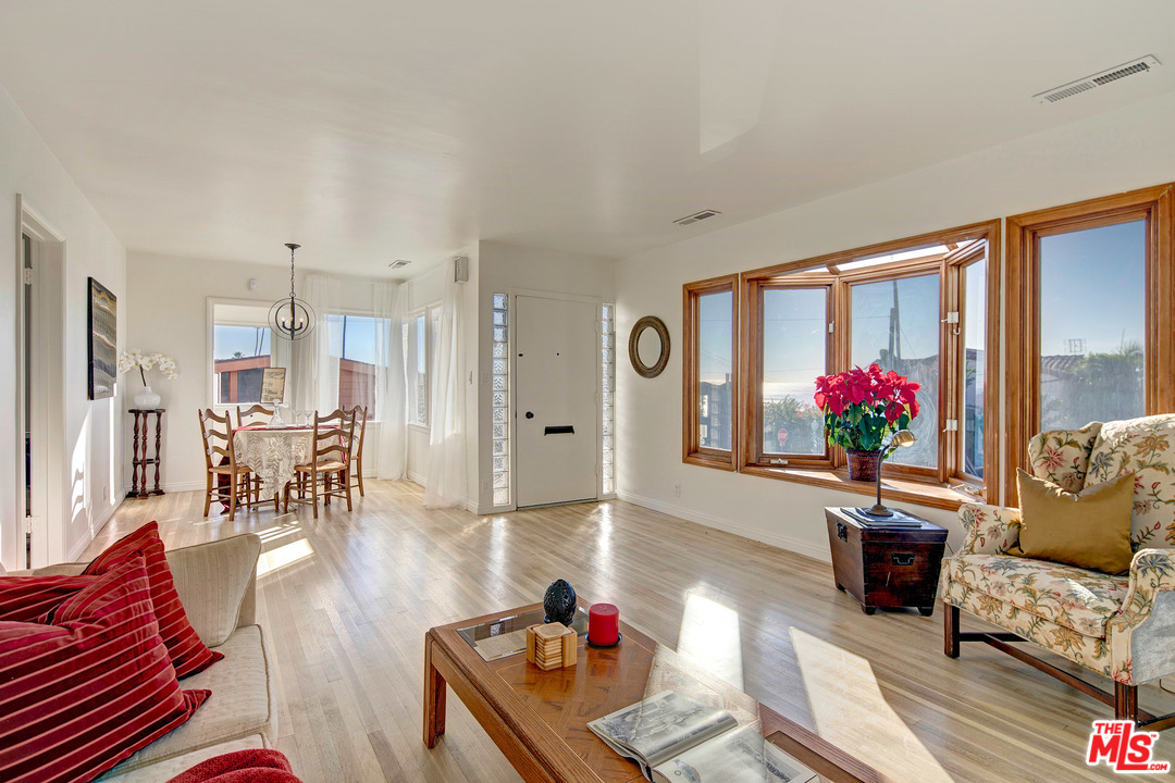 7214 Rindge Avenue Playa del Rey, CA 90293 - Photo 4 of 27