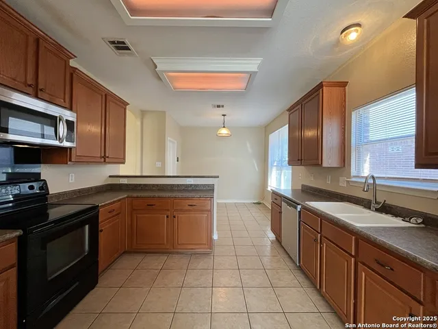 $2,050 | 24519 Alamosa Falls, San Antonio, TX 78255