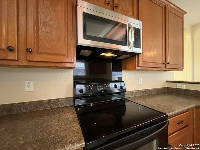 $2,050 | 24519 Alamosa Falls, San Antonio, TX 78255