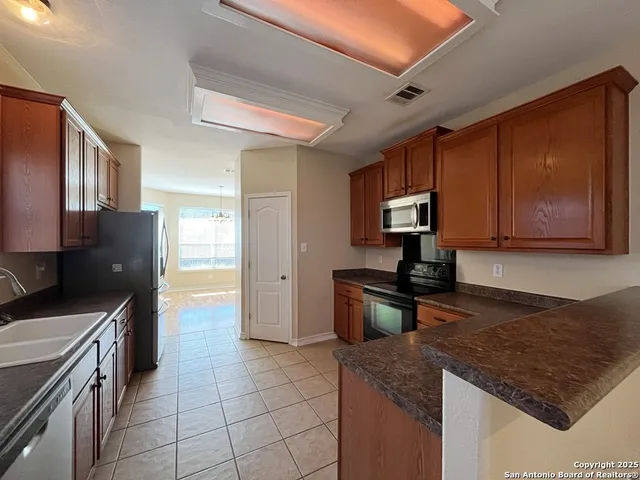 $2,050 | 24519 Alamosa Falls, San Antonio, TX 78255