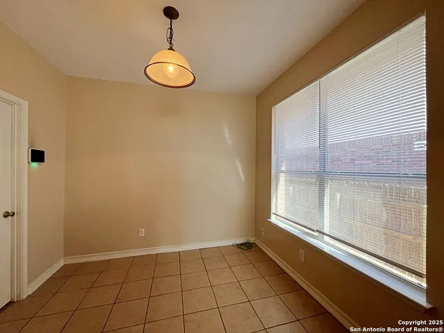 $2,050 | 24519 Alamosa Falls, San Antonio, TX 78255