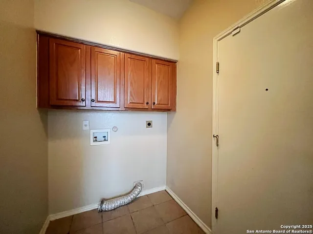 $2,050 | 24519 Alamosa Falls, San Antonio, TX 78255