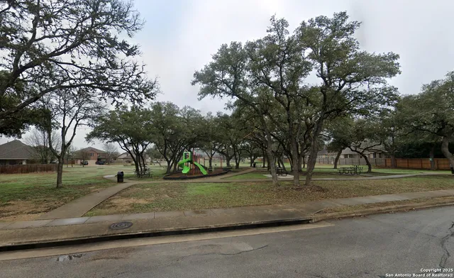 $2,050 | 24519 Alamosa Falls, San Antonio, TX 78255