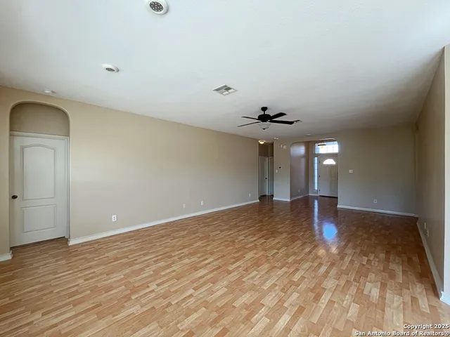 $2,050 | 24519 Alamosa Falls, San Antonio, TX 78255