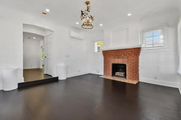 $2,450 | 208 South K Street, Lake Worth Beach, FL 33460