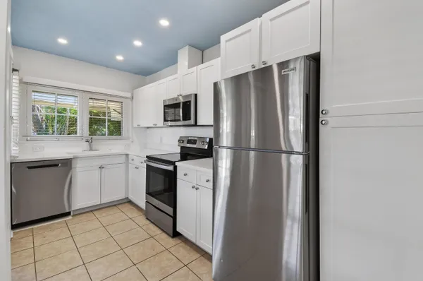 $2,450 | 208 South K Street, Lake Worth Beach, FL 33460